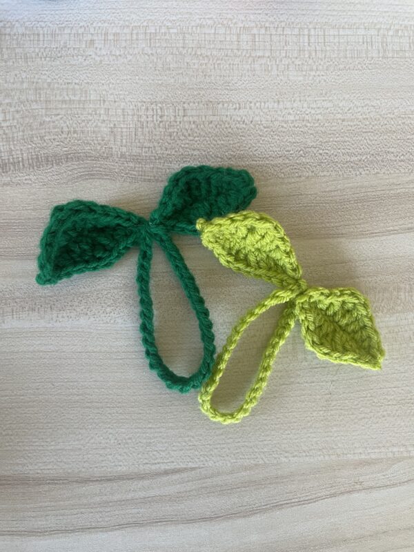 Dark green leaf sprout - Image 5
